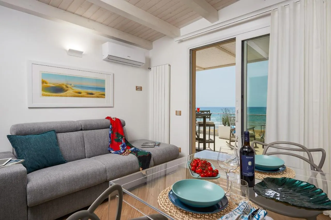House On The Beach - Isulatravel Ispica
